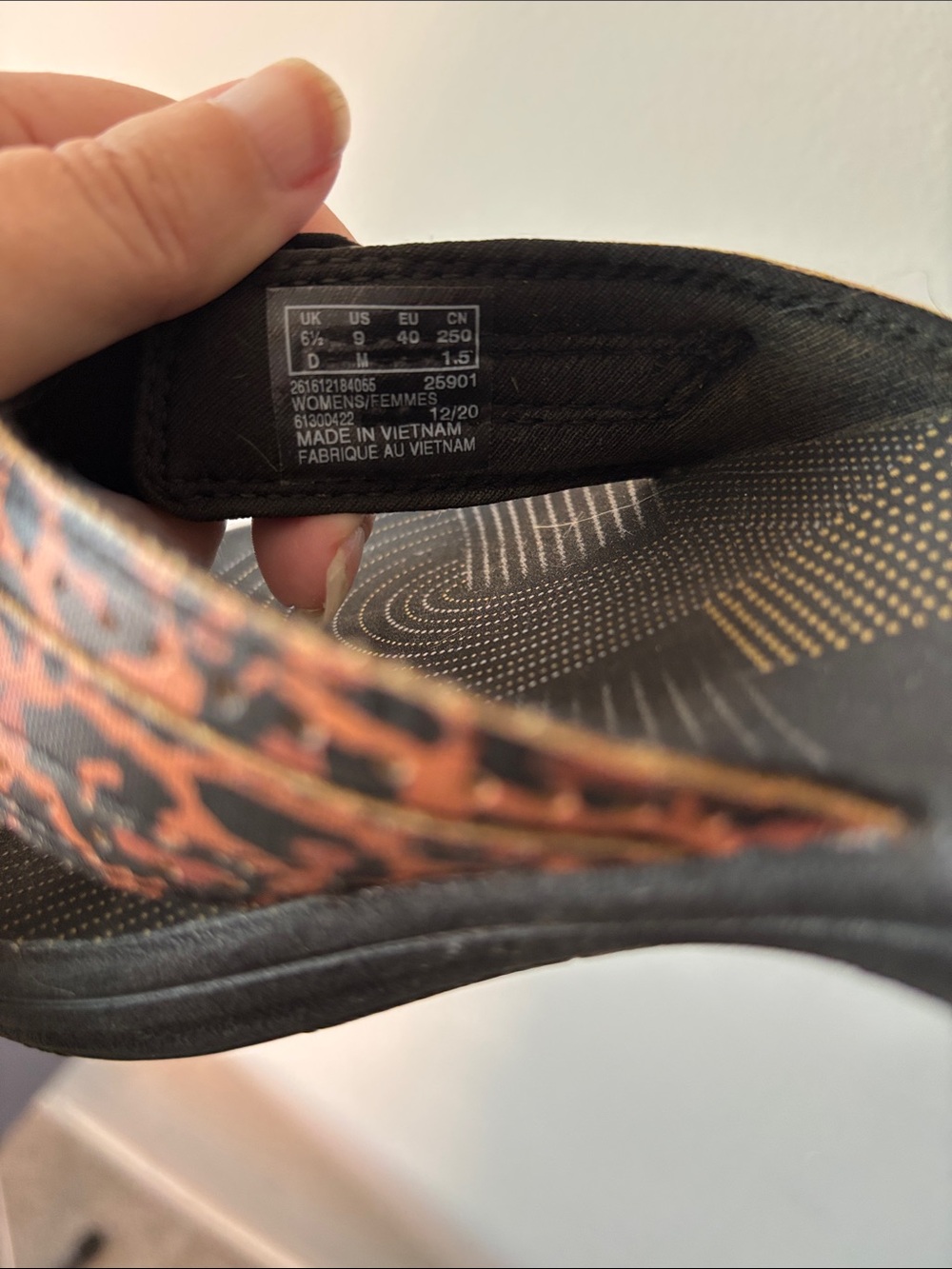 Clarks Black Footbed Thong Sandals with Leopard-Pattern Straps - Picture 6 of 6